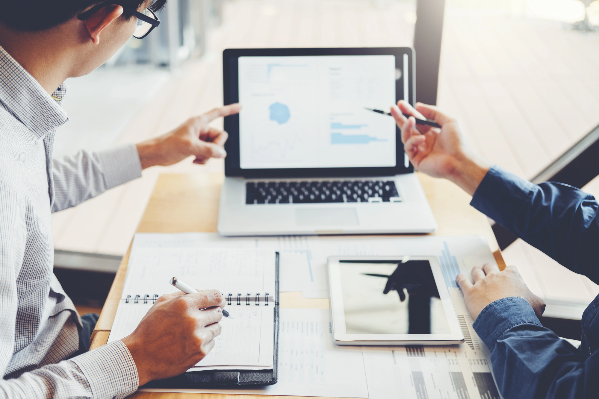 Read more about the article Setting Financial Goals for the New Year: A Strategic Playbook for CEOs